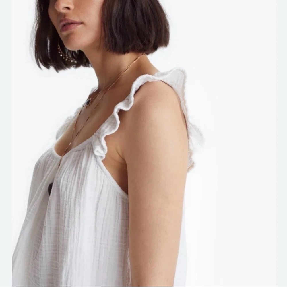 XiRENA White Ruffle Strap Tank Top
